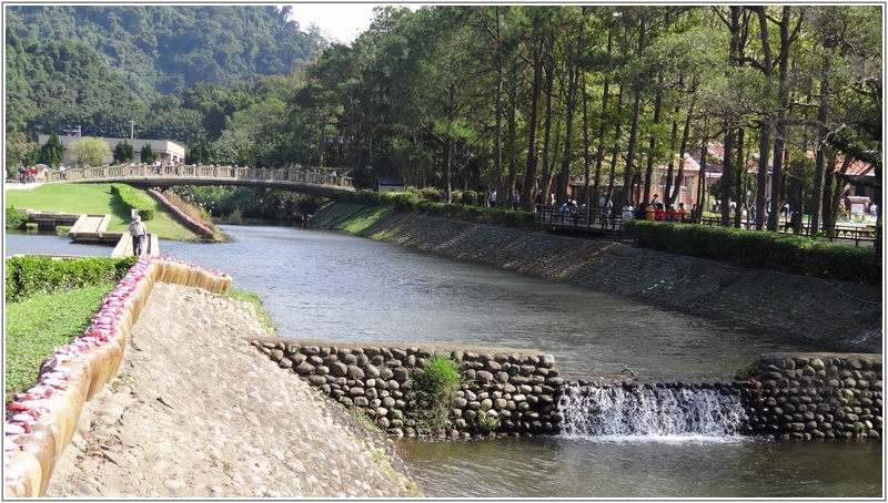 2011-11-14 12-18-14慈湖蔣介石銅像園區.JPG